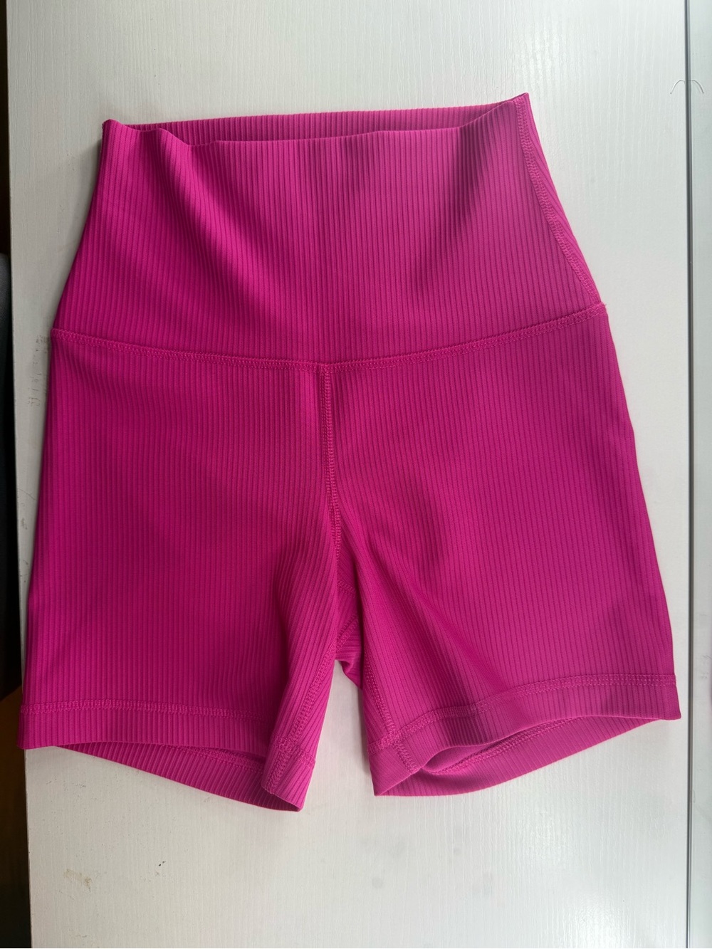Reflex Ribbed High-Waist Bike Shorts in Magenta